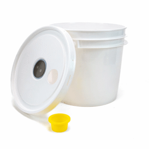 1 Gallon in Hive Feeder